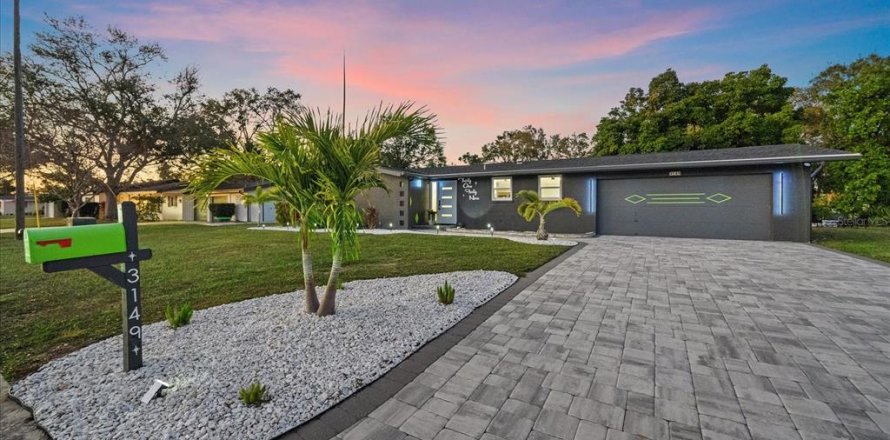 Villa ou maison à Sarasota, Floride 2 chambres, 133.59 m2 № 2143655