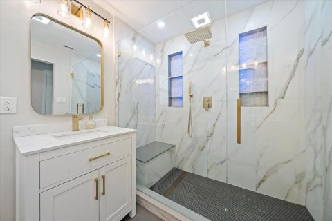 Villa ou maison à vendre à Sarasota, Floride: 2 chambres, 133.59 m2 № 2143655 - photo 30