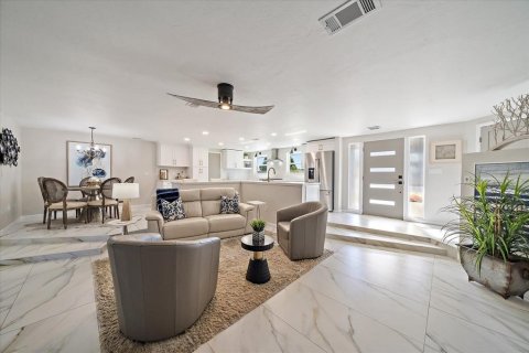 Villa ou maison à vendre à Sarasota, Floride: 2 chambres, 133.59 m2 № 2143655 - photo 9
