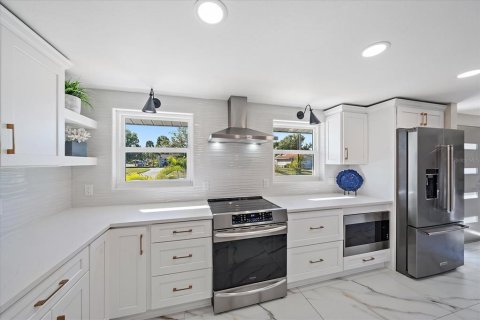 Villa ou maison à vendre à Sarasota, Floride: 2 chambres, 133.59 m2 № 2143655 - photo 13