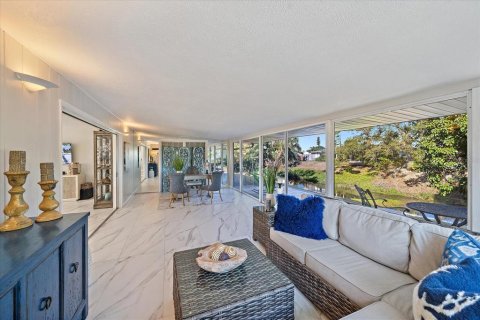 Villa ou maison à vendre à Sarasota, Floride: 2 chambres, 133.59 m2 № 2143655 - photo 22