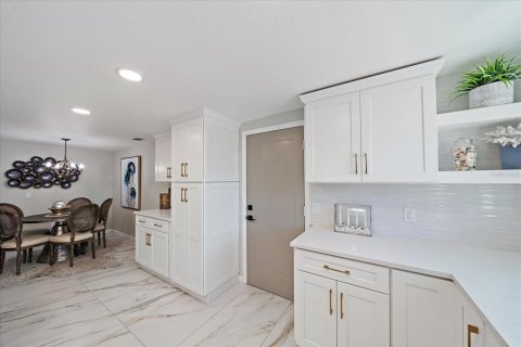 Villa ou maison à vendre à Sarasota, Floride: 2 chambres, 133.59 m2 № 2143655 - photo 15