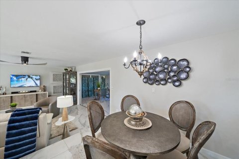 Villa ou maison à vendre à Sarasota, Floride: 2 chambres, 133.59 m2 № 2143655 - photo 18