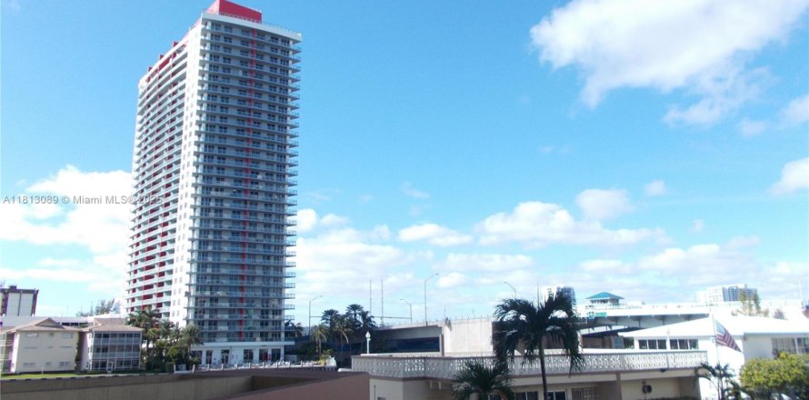Condo à Hallandale Beach, Floride, 1 chambre № 1875231
