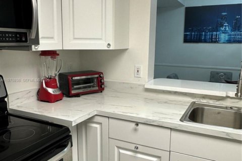 Copropriété à louer à Miami, Floride: 2 chambres, 84.54 m2 № 2040948 - photo 9