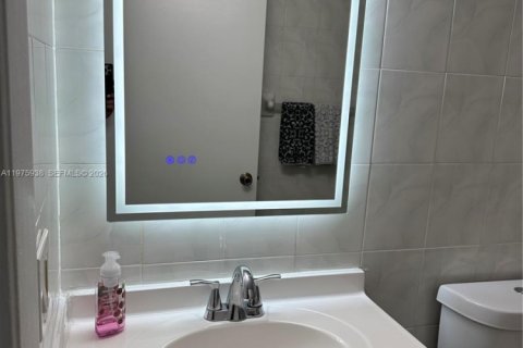Copropriété à louer à Miami, Floride: 2 chambres, 84.54 m2 № 2040948 - photo 12