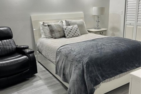 Copropriété à louer à Miami, Floride: 2 chambres, 84.54 m2 № 2040948 - photo 13