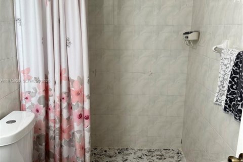 Copropriété à louer à Miami, Floride: 2 chambres, 84.54 m2 № 2040948 - photo 11