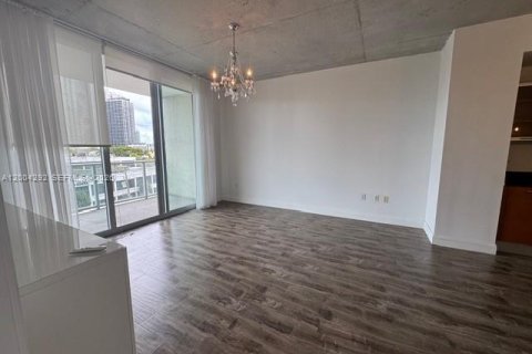 Condominio en alquiler en Miami, Florida, 1 dormitorio, 68.38 m2 № 2068472 - foto 5