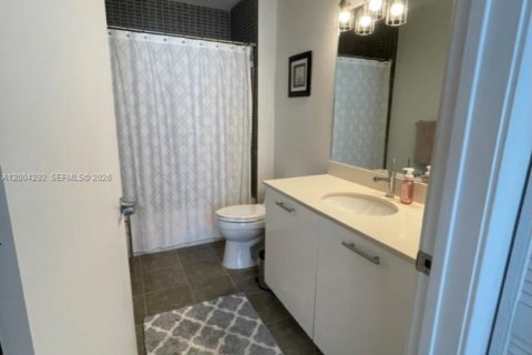 Condominio en alquiler en Miami, Florida, 1 dormitorio, 68.38 m2 № 2068472 - foto 8