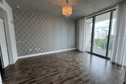 Condominio en alquiler en Miami, Florida, 1 dormitorio, 68.38 m2 № 2068472 - foto 7