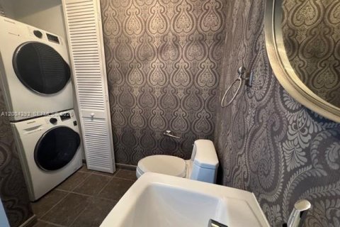 Condominio en alquiler en Miami, Florida, 1 dormitorio, 68.38 m2 № 2068472 - foto 9