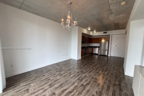 Condominio en alquiler en Miami, Florida, 1 dormitorio, 68.38 m2 № 2068472 - foto 6