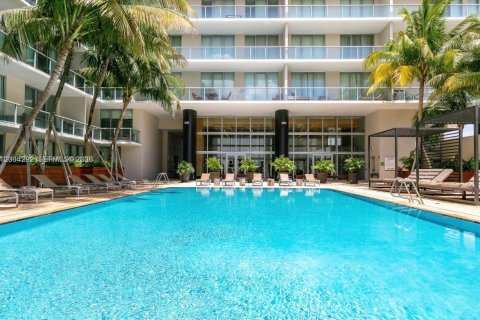 Condominio en alquiler en Miami, Florida, 1 dormitorio, 68.38 m2 № 2068472 - foto 11