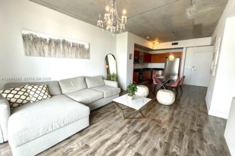 Condominio en Miami, Florida, 1 dormitorio  № 2068472