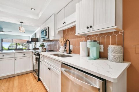 Copropriété à louer à Safety Harbor, Floride: 2 chambres, 111.2 m2 № 1306694 - photo 11