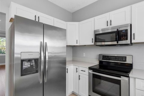 Casa en venta en Tampa, Florida, 4 dormitorios, 187.85 m2 № 1776955 - foto 13