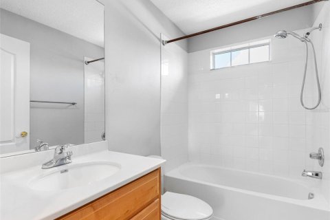 Casa en venta en Tampa, Florida, 4 dormitorios, 187.85 m2 № 1776955 - foto 27