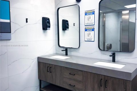 Condominio en alquiler en Hallandale Beach, Florida, 1 dormitorio, 52.95 m2 № 1966642 - foto 30