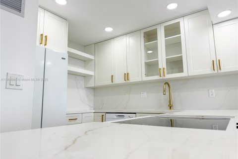 Condominio en alquiler en Hallandale Beach, Florida, 1 dormitorio, 52.95 m2 № 1966642 - foto 14