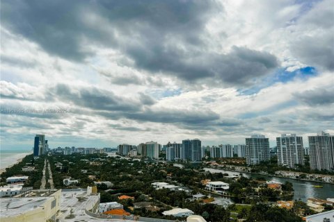 Condominio en alquiler en Hallandale Beach, Florida, 1 dormitorio, 52.95 m2 № 1966642 - foto 23