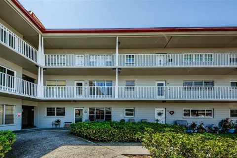 Condo in Clearwater, Florida, 4 bedrooms  № 1584449 - photo 3