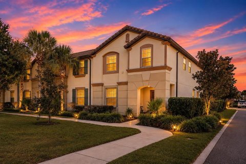 Touwnhouse à vendre à Kissimmee, Floride: 5 chambres, 210.42 m2 № 2233399 - photo 2