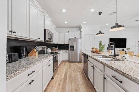 Touwnhouse à vendre à Kissimmee, Floride: 5 chambres, 210.42 m2 № 2233399 - photo 14