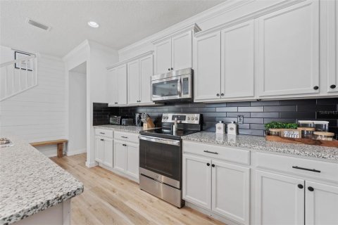 Touwnhouse à vendre à Kissimmee, Floride: 5 chambres, 210.42 m2 № 2233399 - photo 15