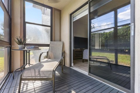 Купить кондоминиум в Тамарак, Флорида 2 спальни, 76.83м2, № 2046594 - фото 17