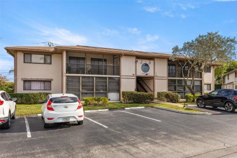 Кондоминиум с 2 спальнями в Тамарак, Флорида № 2046594