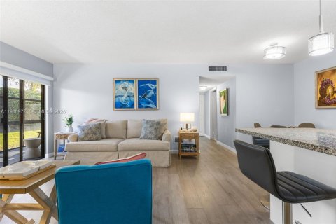 Купить кондоминиум в Тамарак, Флорида 2 спальни, 76.83м2, № 2046594 - фото 19
