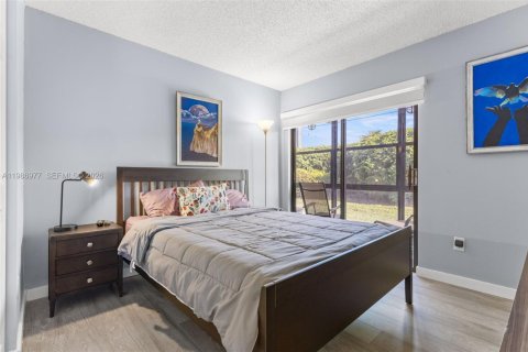 Купить кондоминиум в Тамарак, Флорида 2 спальни, 76.83м2, № 2046594 - фото 15
