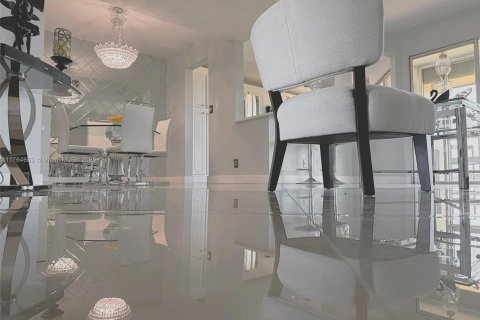 Condo in Lake Worth, Florida, 2 bedrooms  № 1864257 - photo 10