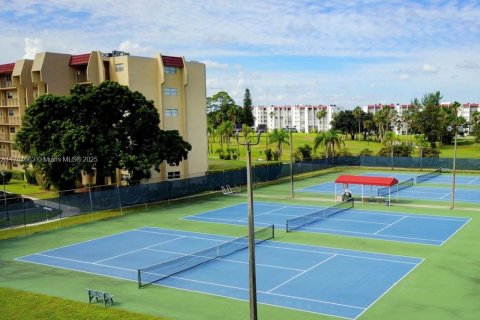 Condo in Lake Worth, Florida, 2 bedrooms  № 1864257 - photo 27