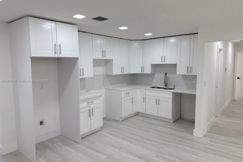 Casa en venta en Miami, Florida, 3 dormitorios, 121.05 m2 № 1967890 - foto 5