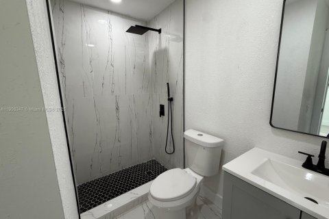 Casa en venta en Miami, Florida, 3 dormitorios, 121.05 m2 № 1967890 - foto 12