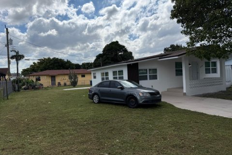 Casa en venta en Miami, Florida, 3 dormitorios, 121.05 m2 № 1967890 - foto 16