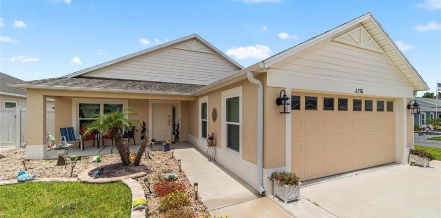 Villa ou maison à The Villages, Floride 3 chambres, 153.85 m2 № 2230060