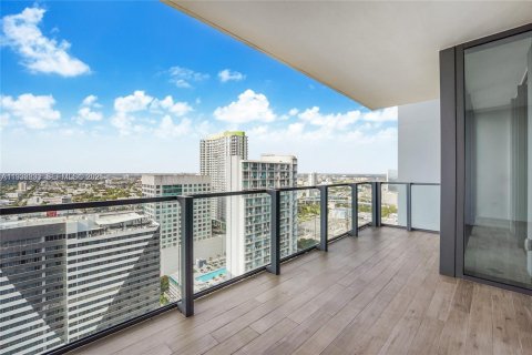 Снять в аренду кондоминиум в Майами, Флорида 1 спальня, 82.03м2, № 1991671 - фото 2