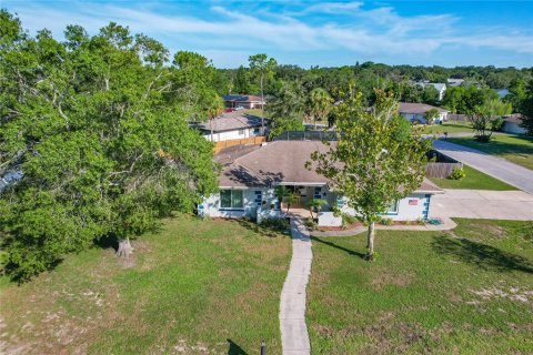 Villa ou maison à vendre à Lake Wales, Floride: 2 chambres, 160.44 m2 № 1880895 - photo 4