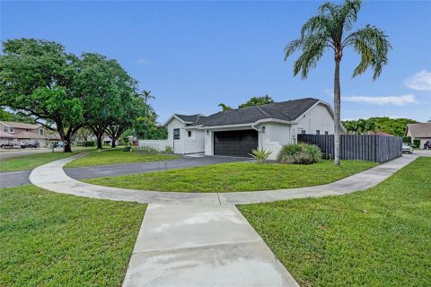 Casa en venta en Cooper City, Florida, 4 dormitorios, 179.39 m2 № 2063022 - foto 1