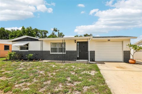 House in Holiday, Florida 2 bedrooms, 75.81 sq.m. № 2362513