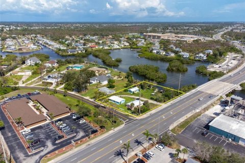 Villa ou maison à vendre à Englewood, Floride: 5 chambres, 243.03 m2 № 2127307 - photo 5