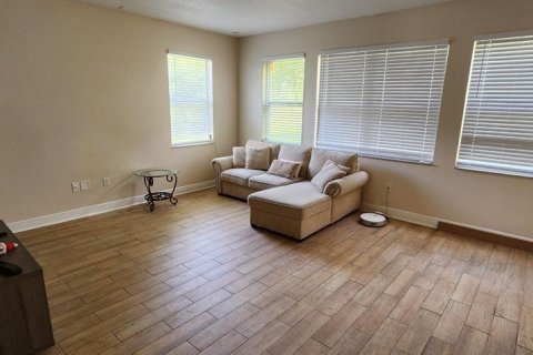 Casa en alquiler en Orlando, Florida, 4 dormitorios, 320.23 m2 № 1758372 - foto 9