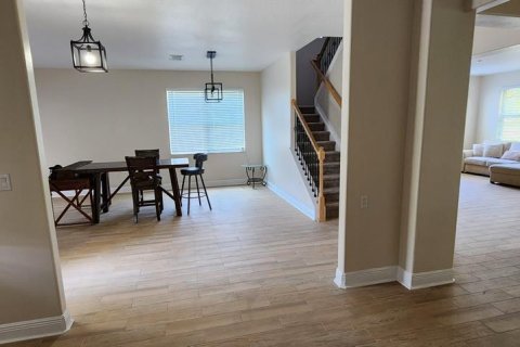 Casa en alquiler en Orlando, Florida, 4 dormitorios, 320.23 m2 № 1758372 - foto 13