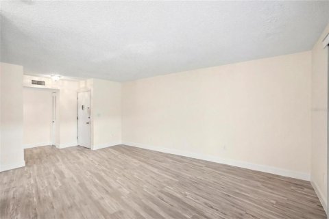 Condo in Punta Gorda, Florida, 3 bedrooms  № 2201273 - photo 5