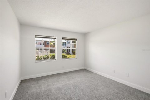Condo in Punta Gorda, Florida, 3 bedrooms  № 2201273 - photo 15
