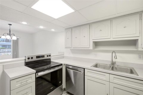 Condo in Punta Gorda, Florida, 3 bedrooms  № 2201273 - photo 12