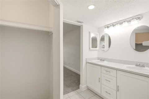 Condo in Punta Gorda, Florida, 3 bedrooms  № 2201273 - photo 19